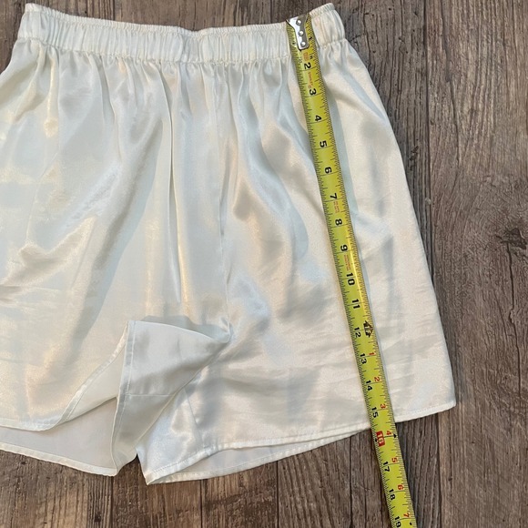 Erika Taylor Intimates Ivory Paisley Pajama Set Top Shorts M - Picture 8 of 8